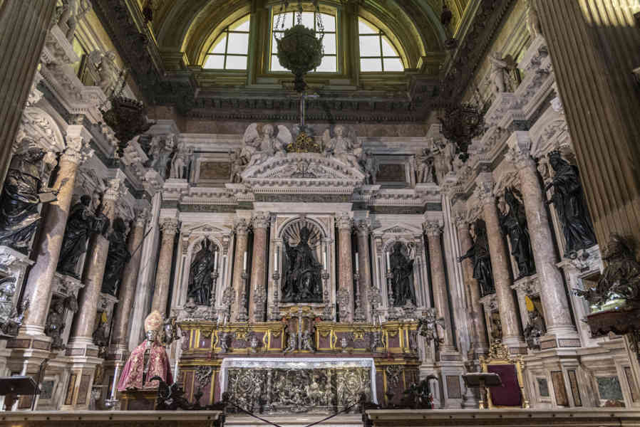 038 - Italia - Nápoles - catedral Metropolitana de Santa María de la Asunción - capilla del tesoro de San Genaro.jpg